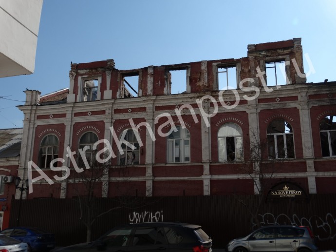 Суд обязал восстановить дважды горевший памятник архитектуры в Астрахани