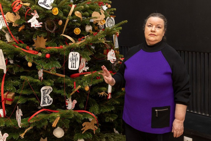 Новогодние огни Москвы. История праздничного украшения города Новогодние огни Москвы. История праздничного украшения города