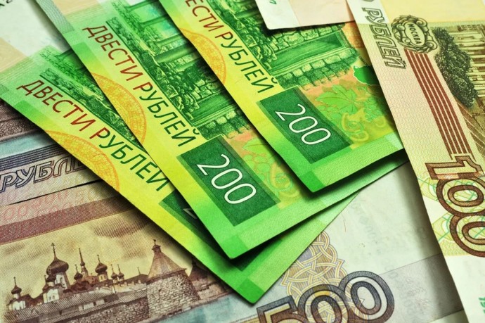 Россиянам объяснили причины смены дизайна рублевых купюр среднего номинала