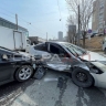 Жесткое ДТП: два «‎приусовода» не поделили дорогу во Владивостоке