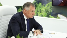 Марат Хуснуллин провёл встречи с губернаторами на полях Транспортной недели Марат Хуснуллин провёл встречи с губернаторами на полях Транспортной недели