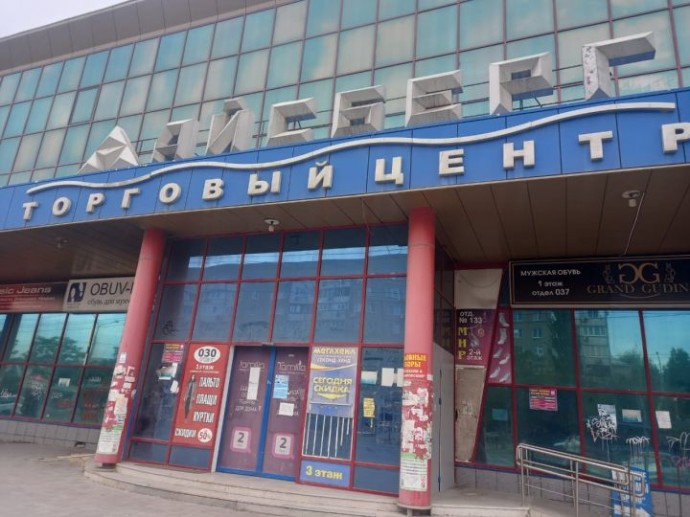 В Астрахани заметили оживление в «мёртвом» торговом центре