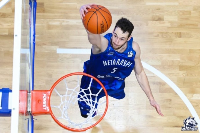 "Металлург" разгромил своего соперника