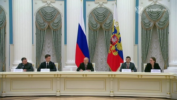 Путин встретился с участниками V Конгресса молодых учёных Путин встретился с участниками V Конгресса молодых учёных