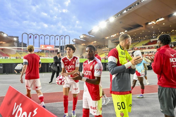 «Монако» с Головиным уступил «Парижу» «Монако» с Головиным уступил «Парижу»