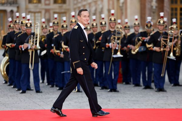 Совершенно невменяем: русофобу генералу Мандону поставили диагноз