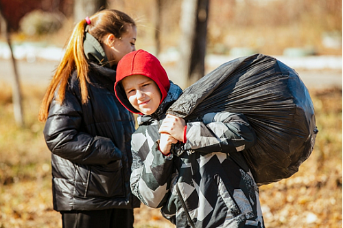 В Благовещенске две с половиной тысячи человек вышли на субботник