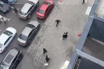 Полиция установит обстоятельства драки с палками и лопатами в московском ЖК Полиция установит обстоятельства драки с палками и лопатами в московском ЖК