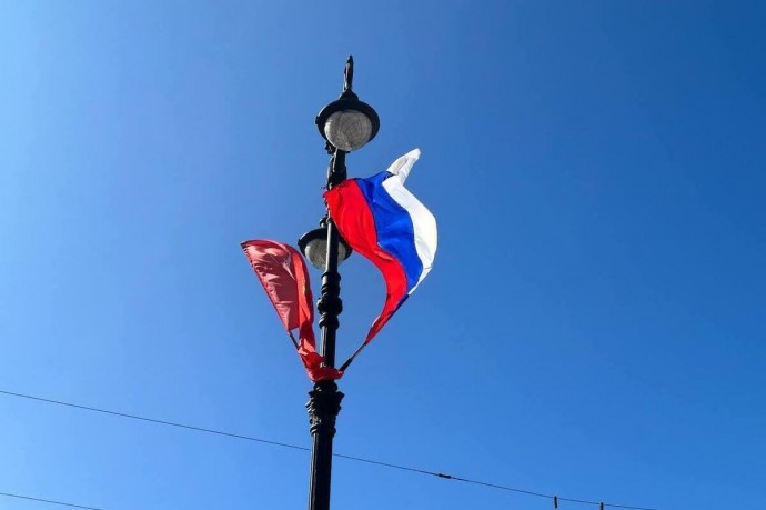 В академии генерала Хрулева зажгли вечный огонь у мемориала в Петербурге