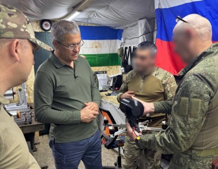 Глава Башкирии обсудил вопросы обеспечения фронта с бойцами на передовой