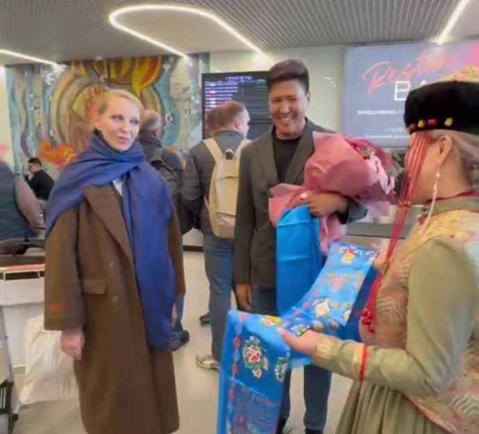 Звезда мирового балета Илзе Лиепа прилетела в Улан-Удэ Звезда мирового балета Илзе Лиепа прилетела в Улан-Удэ