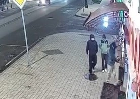 В Угличе установили личности вандалов, изрисовавших баннеры и электрощит В Угличе установили личности вандалов, изрисовавших баннеры и электрощит