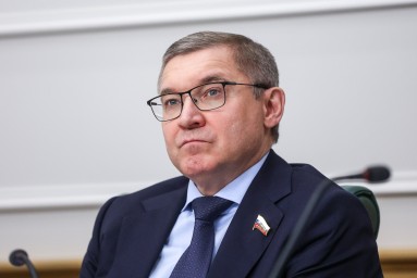 Якушев призвал регионы активнее направлять отзывы на законопроекты