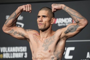 Чемпион UFC Перейра обратился к Чимаеву