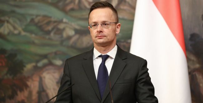 Сийярто: Венгрия считает атакой на свой суверенитет удары по объектам энергетики в РФ