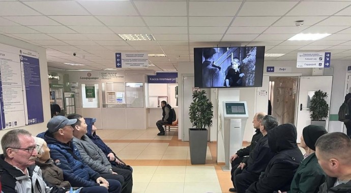 Военные фильмы показывают в Якутской городской больнице №3