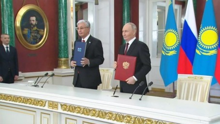 Россия и Казахстан подписали Декларацию о всеобъемлющем стратегическом партнёрстве и союзничестве