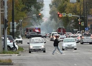 Частный дом вспыхнул в Благовещенске