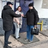 Мэр Уфы подарил банки для окурков жильцам дома на проспекте Октября