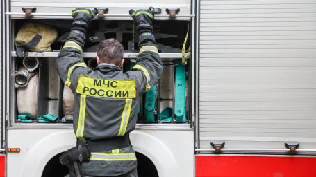 Крупный пожар произошел на складе в Пушкино