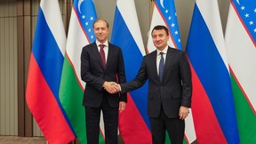 Денис Мантуров провёл очередное заседание российско-узбекской межправительственной комиссии Денис Мантуров провёл очередное заседание российско-узбекской межправительственной комиссии