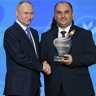 Путин наградил победителя муниципальной премии "Служение"