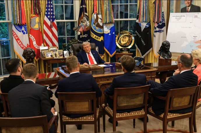 Филиппо заявил, что встреча Трампа с лидерами ЕС унизительна для Франции Филиппо заявил, что встреча Трампа с лидерами ЕС унизительна для Франции