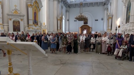 Сотрудников больниц, отличившихся в помощи бойцам и ветеранам СВО, чествовали в Воскресенском Смольном соборе