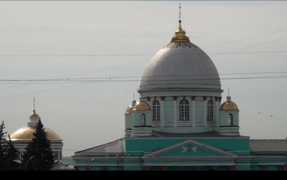 В Курске на улице Мичурина заменяют пожарные гидранты