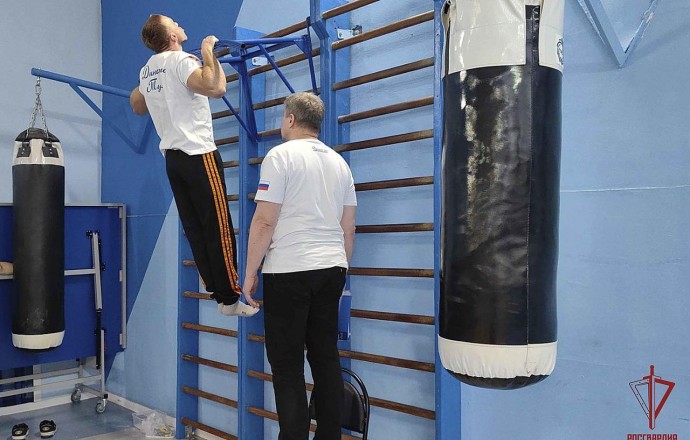 Росгвардейцы завоевали “золото” на соревнованиях по силовому многоборью в Туле