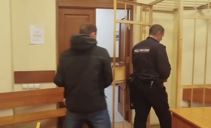 Порезавшего девушке лицо ножом жителя Ярославля заключили под стражу