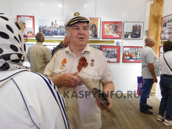 В Астрахани открылась выставка работ 90-летнего астраханского мастера фотографии Виталия Лоянича