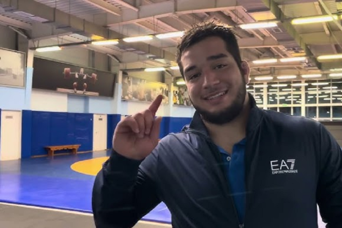 Россиянин Давудгаджиев завоевал бронзу на молодёжном ЧМ по вольной борьбе