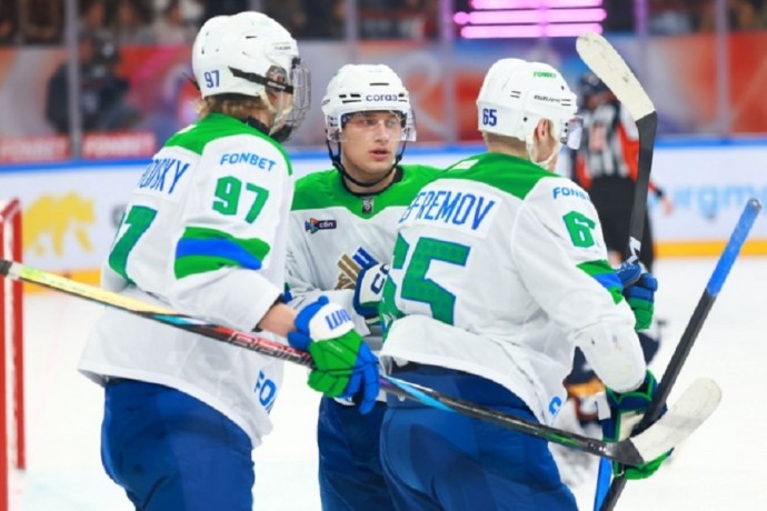 "Салават Юлаев" одержал четвёртую победу подряд, разгромив "Адмирал" "Салават Юлаев" одержал четвёртую победу подряд, разгромив "Адмирал"