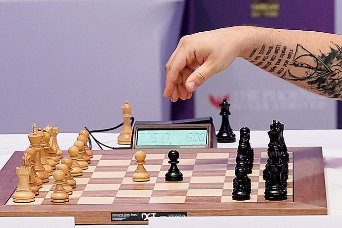 ФИДЕ допустила российских шахматистов к турнирам под флагом РФ