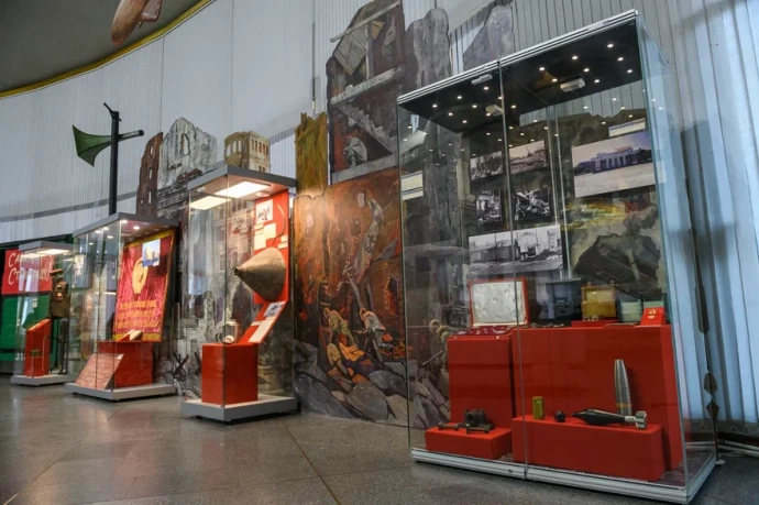 В музее-панораме «Сталинградская битва» проходит выставка «Саратов – Сталинграду. 1942-1943 гг.» В музее-панораме «Сталинградская битва» проходит выставка «Саратов – Сталинграду. 1942-1943 гг.»