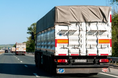 В СФ назвали условия повышения спроса на услуги грузоперевозчиков