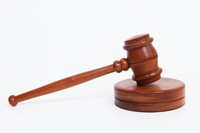 Льва Шлосберга* приговорили к обязательным работам Льва Шлосберга* приговорили к обязательным работам