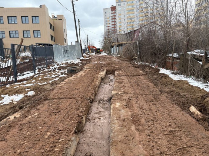 Симаков посмотрел на проблемную дорогу на улице Рудницкого