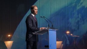 Денис Мантуров поздравил работников космической отрасли