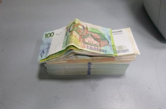Незаконный ввоз 26 тыс. долларов из Монголии пресекли иркутские таможенники