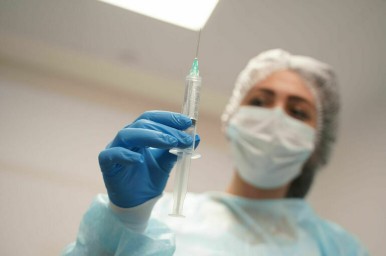 ФМБА: Российская вакцина от рака готова к применению
