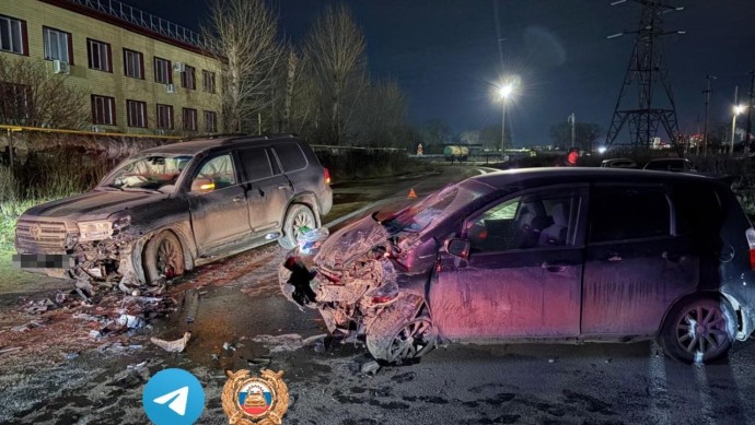 В Уфе при лобовом столкновении автомобилей водитель получил травмы