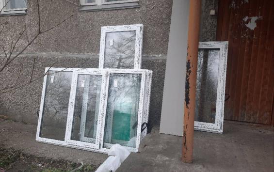 Во Льгове помогают жителям восстановить дома после удара по Курской области