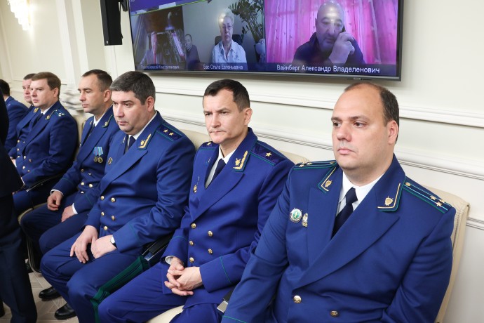 Профильные комитеты СФ поддержали кандидатов в прокуроры восьми регионов