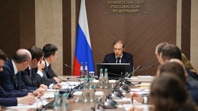 Денис Мантуров провёл совещание по нацпроекту «Новые материалы и химия»