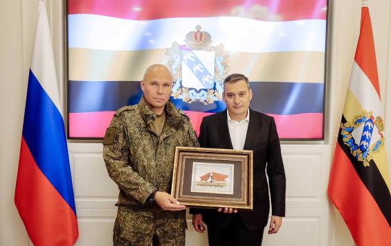 Александр Хинштейн и командир батальона «Сейм» обсудили меры поддержки курских бойцов Александр Хинштейн и командир батальона «Сейм» обсудили меры поддержки курских бойцов