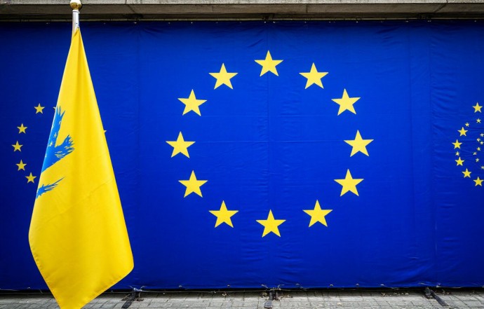 Еврокомиссия ищет альтернативы «репарационному кредиту» для Киева Еврокомиссия ищет альтернативы «репарационному кредиту» для Киева