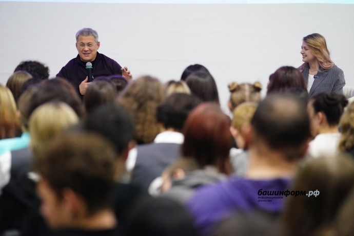 Радий Хабиров сообщил, как относится к творчеству группы Ay Yola