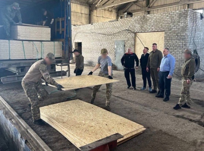 Кировским бойцам передали гуманитарную помощь